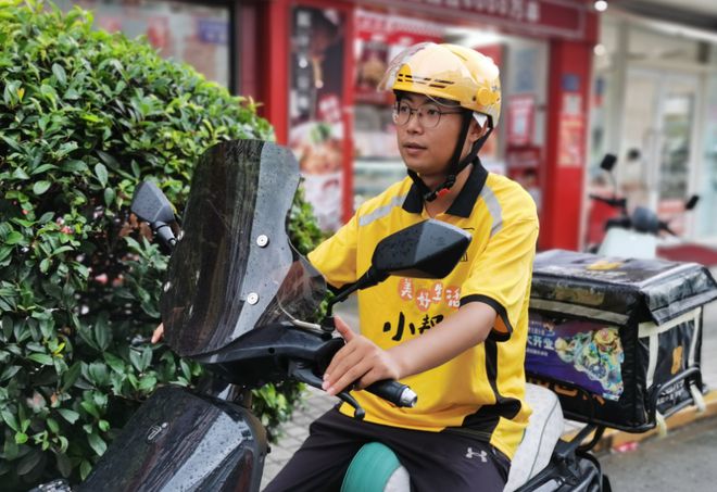 支架交警：不是为难大家是为了安全K8凯发国际电动车不允许安装手机(图4)