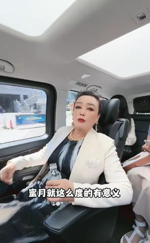 度假10天后婚礼不受影响公公33字挺她凯发k8一触即发无敌了！马筱梅去巴厘岛(图7)