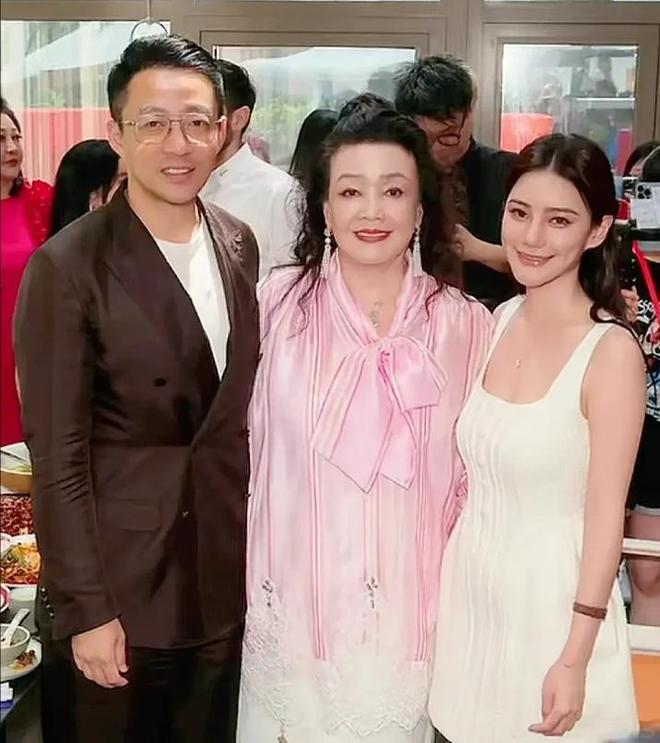 度假10天后婚礼不受影响公公33字挺她凯发k8一触即发无敌了！马筱梅去巴厘岛(图20)